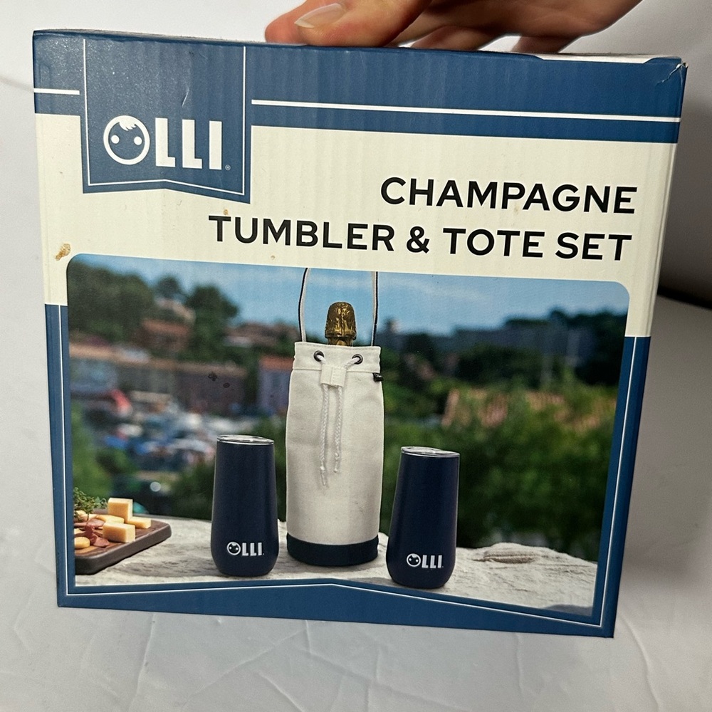 Olli champagne tumbler and tote set